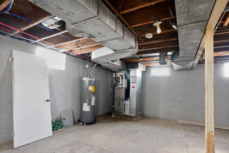 Building Photo - 5000 Plover Ave