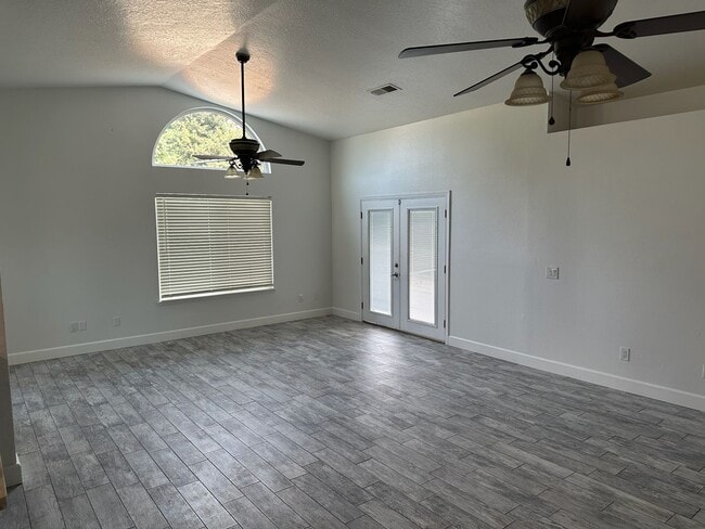 Building Photo - 5217 W Howard Ct