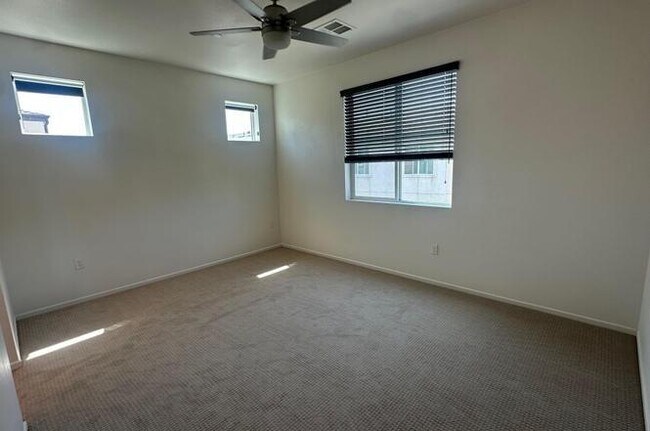 Building Photo - 5402 Sand Arch Ln