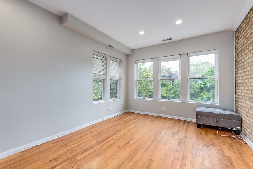 Building Photo - 1517 W Jonquil Ter