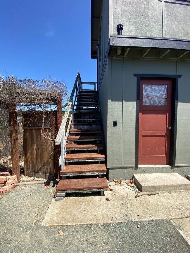 Building Photo - 338 Henrietta Ave