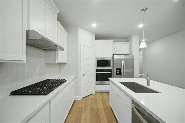Building Photo - 4323 Hudson St
