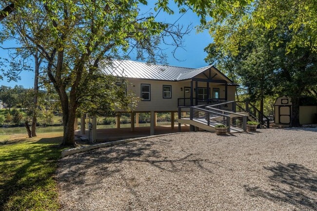 Building Photo - 1830 Flite Acres Rd