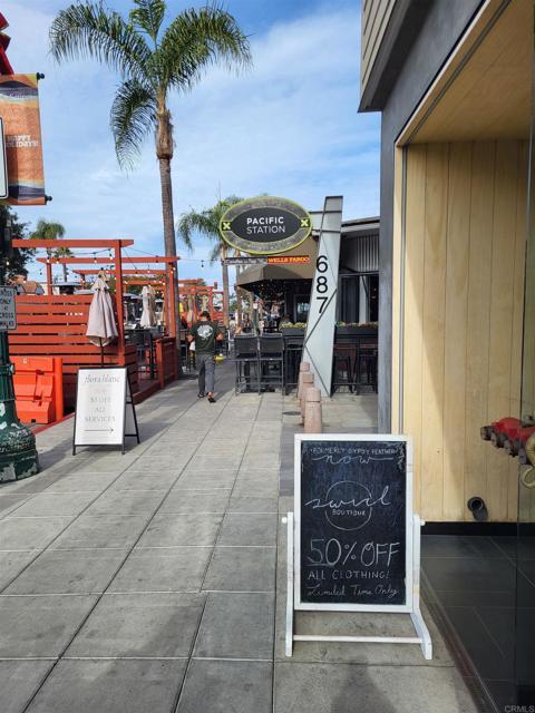 Building Photo - 687 S Coast Hwy 101