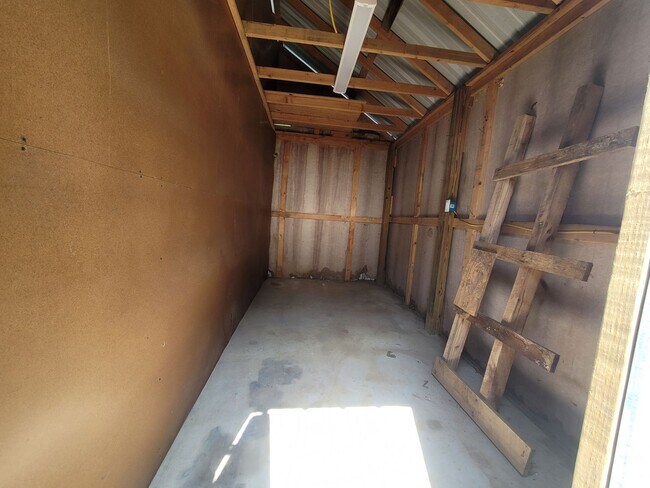 Building Photo - Sweet Gum