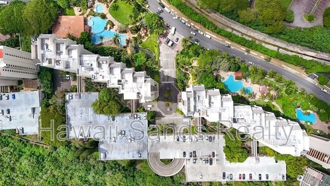 Building Photo - 501 Hahaione St