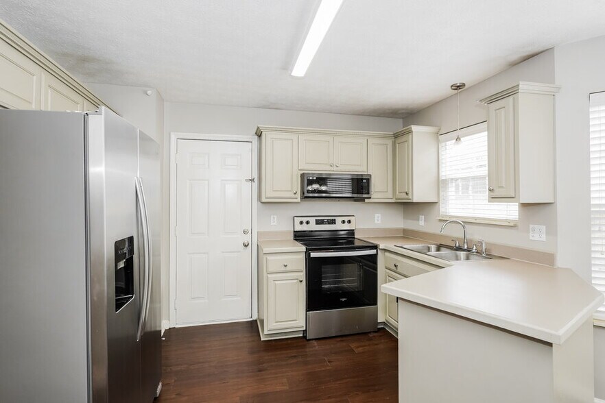 Building Photo - 106 Edgewater Pl