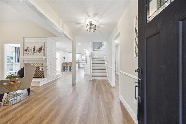 Building Photo - 6410 Meadowtrace Dr