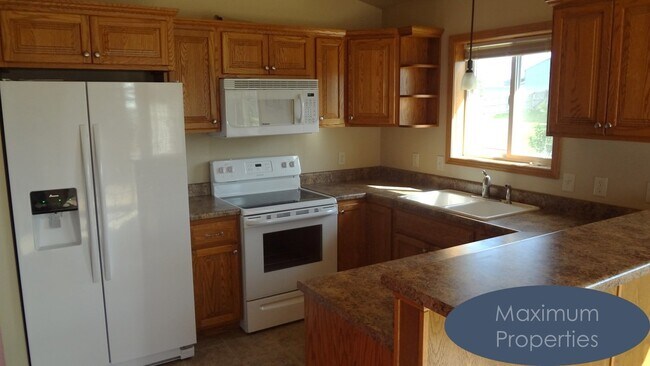 Building Photo - 5513 W Oakcrest Dr