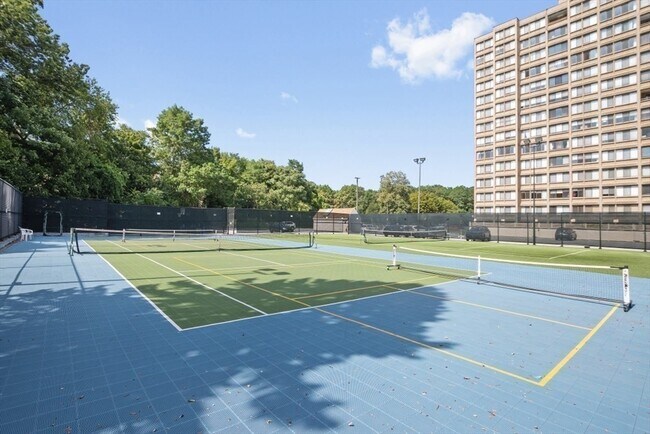 Building Photo - 250 Hammond Pond Pkwy