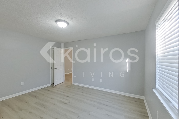 Building Photo - 125 Deer Pkwy