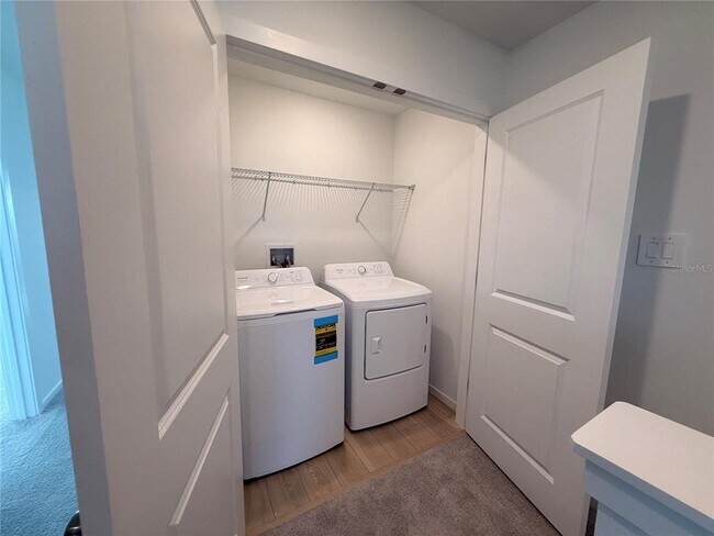 Building Photo - 874 Lynx St