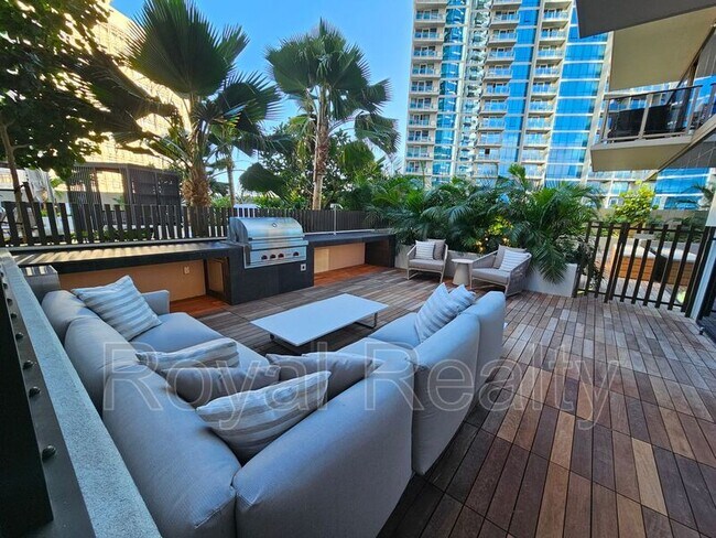 Building Photo - 1388 Kapiolani Blvd