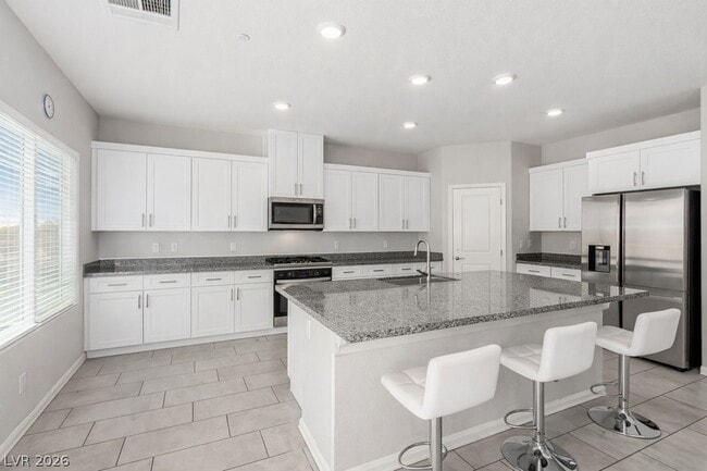 Building Photo - 330 Spring Dove Ave