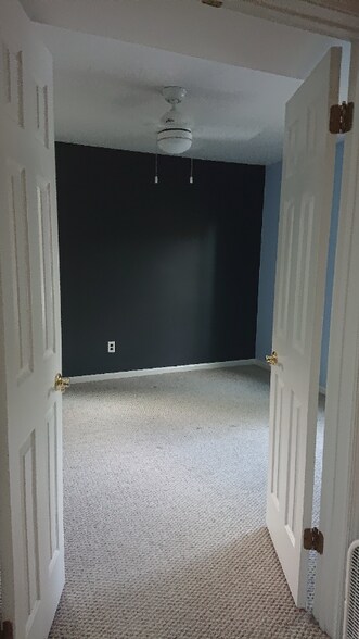 Building Photo - 1507 Mountainview Dr