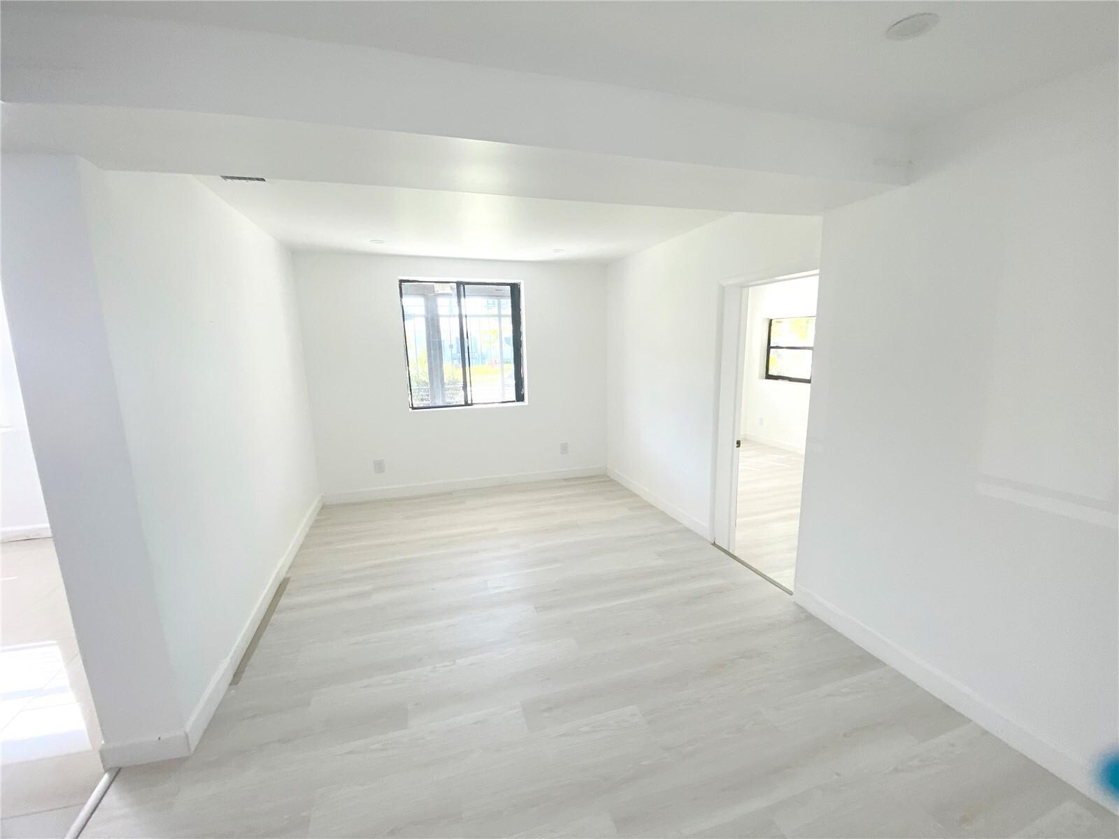 Building Photo - 631 NE 171st St