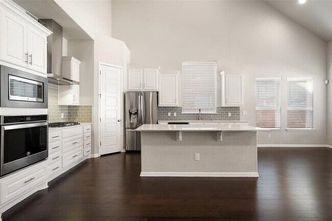 Building Photo - 2909 Zelma Dr