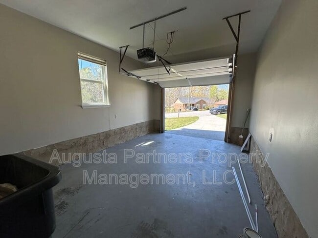 Building Photo - 3520 Stafford Dr