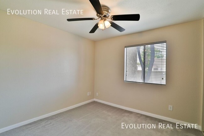 Building Photo - 5995 N 78th St