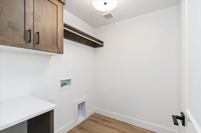 Building Photo - Brand New 3 Bed 2.5 Bath Townhouse With Many Amenities