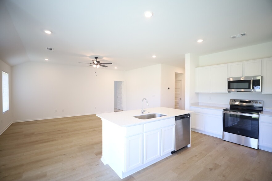 Building Photo - 5400 Orchard Pass