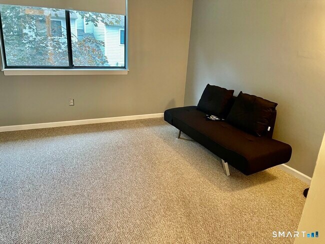 Building Photo - 448 Cypress Rd