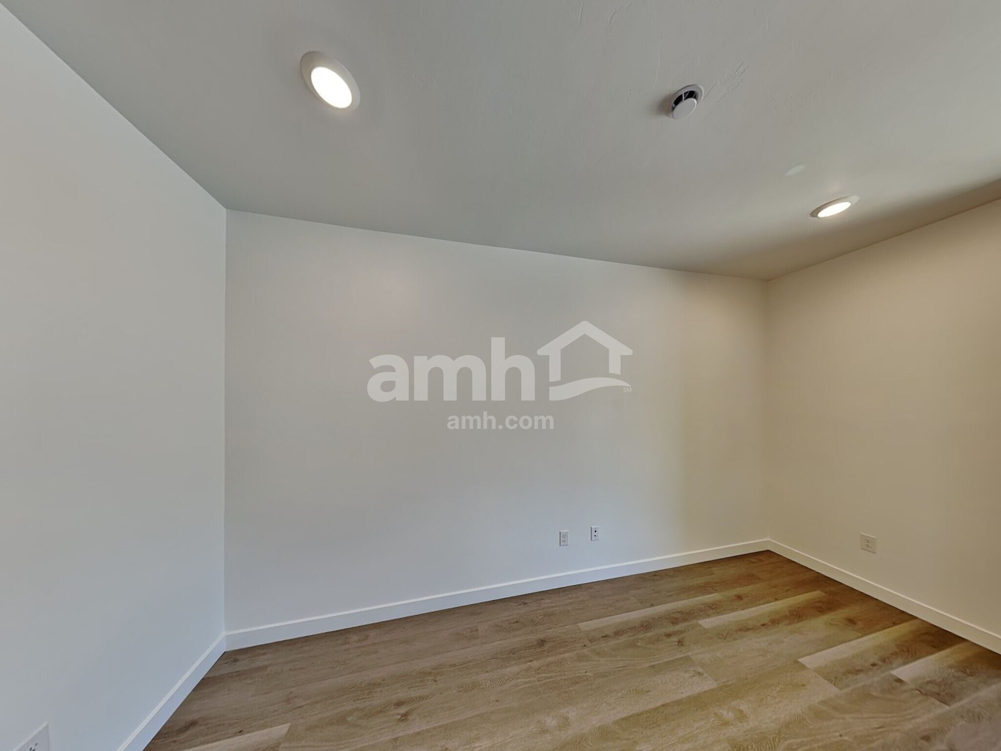 Building Photo - 6476 E Paseo Baranda