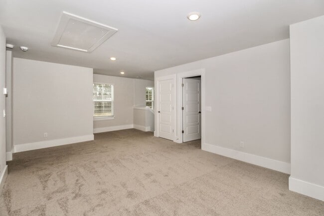 Building Photo - Beautiful Home in Rolling Hills - $200 Off 1st Month Rent (Upon Approval)