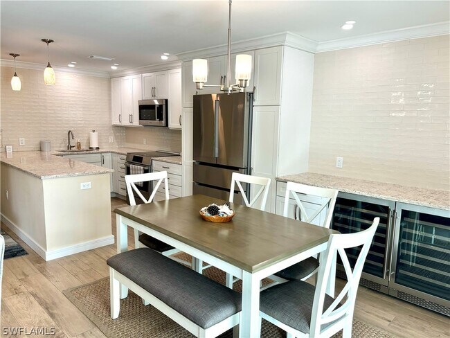 Building Photo - 1435 Curlew Ave