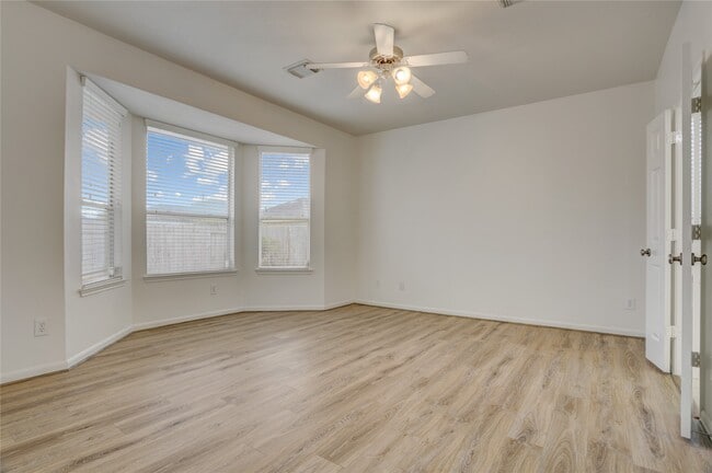 Building Photo - 7406 Sabinal Creek Dr