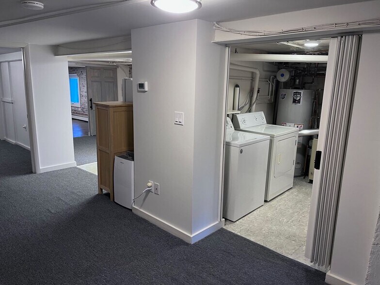 Building Photo - 221 Channing St NE