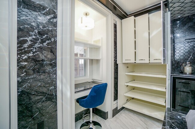 Building Photo - 5711 Sugar Hill Dr