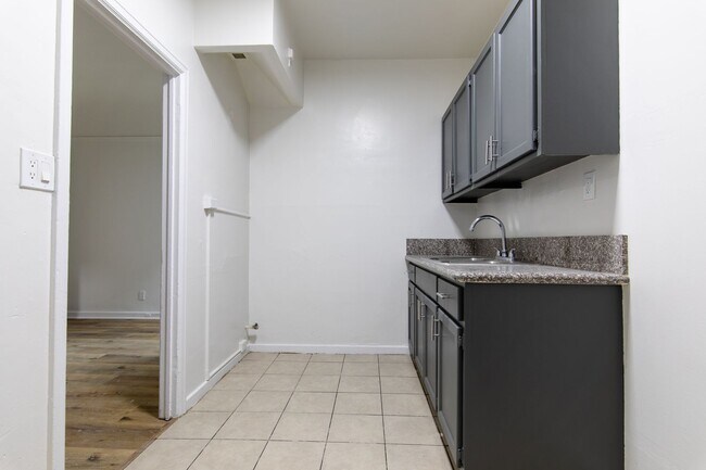 Building Photo - Newly Remodeled Studio Apartment
