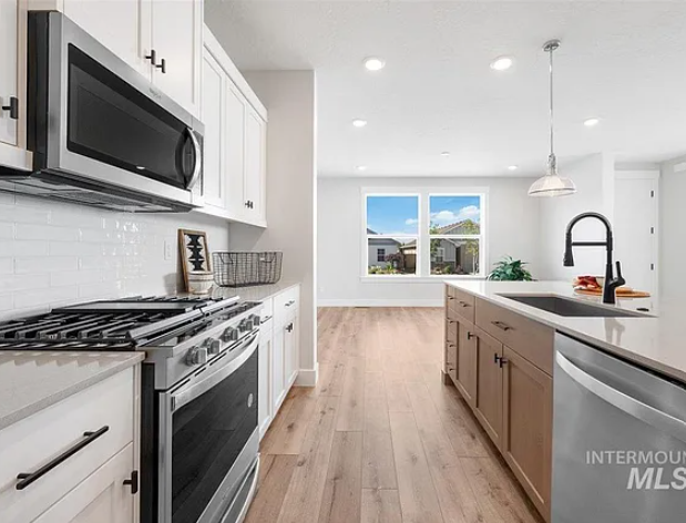 kitchen - 5556 W Elk Trail St