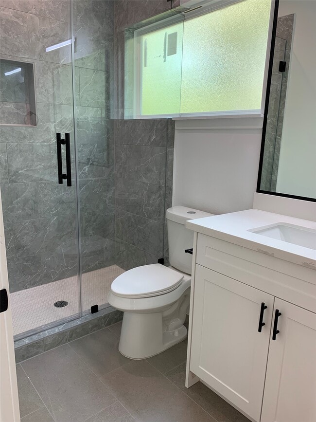 Building Photo - 9026 Scott St