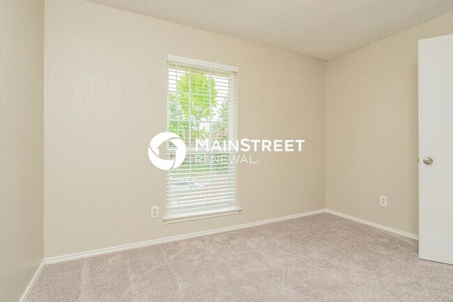 Building Photo - 3 Bedroom Pet-Friendly Home in Mesquite, TX with Main Street Renewal