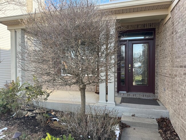 Building Photo - 7435 Sycamore Run Dr