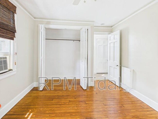 Building Photo - 217 Palen Ave