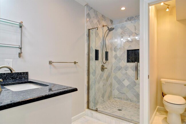 Building Photo - 3024 Hulen Ct