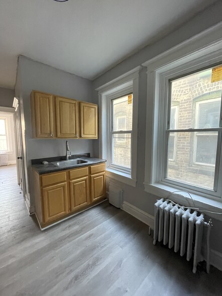 Primary Photo - 104 Romaine Ave