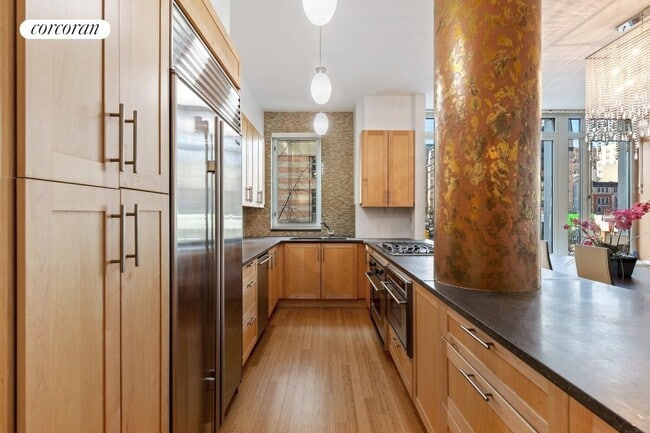 Building Photo - 545 W 110th St