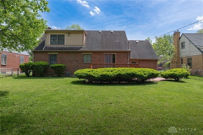 Building Photo - 521 Oakview Dr