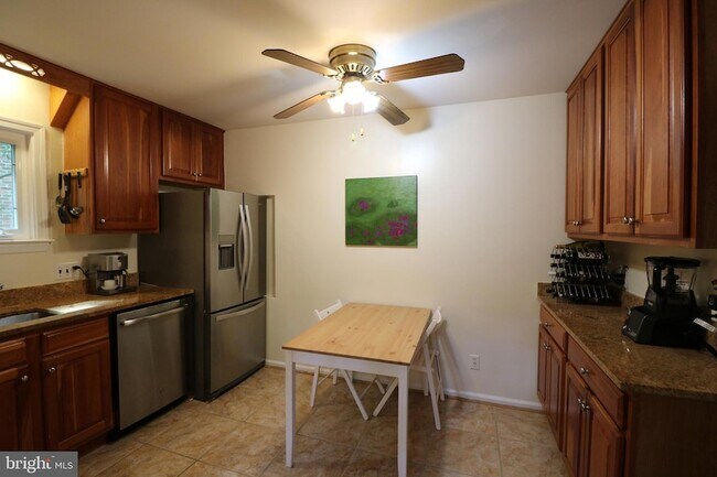 Building Photo - 6703 Rannoch Rd
