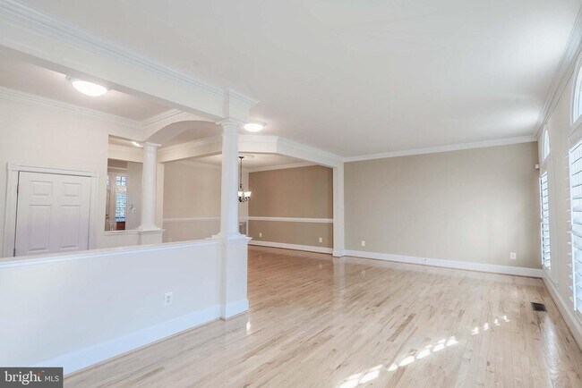 Building Photo - 2303 Sawtooth Oak Ct