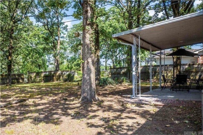 Building Photo - 1816 Osage Dr