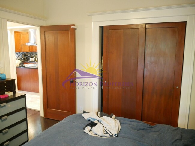 Building Photo - Unique 3 Bed 2 Bath 1,359 Sq. Ft. Midtown ...