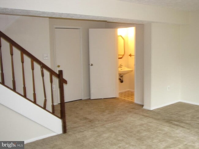 Building Photo - 5844 Rock Forest Ct