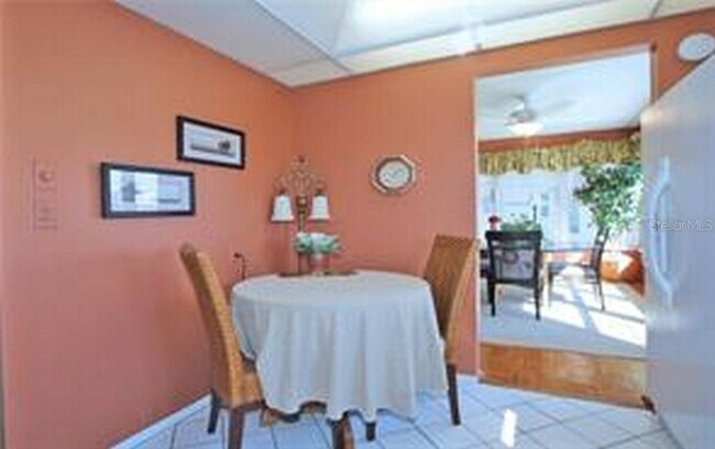 Building Photo - 221 Cedarwood Cir