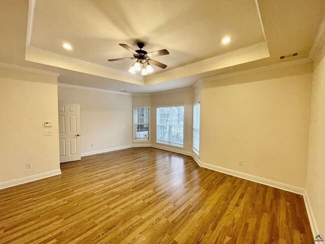 Building Photo - 102 Bartlett Way
