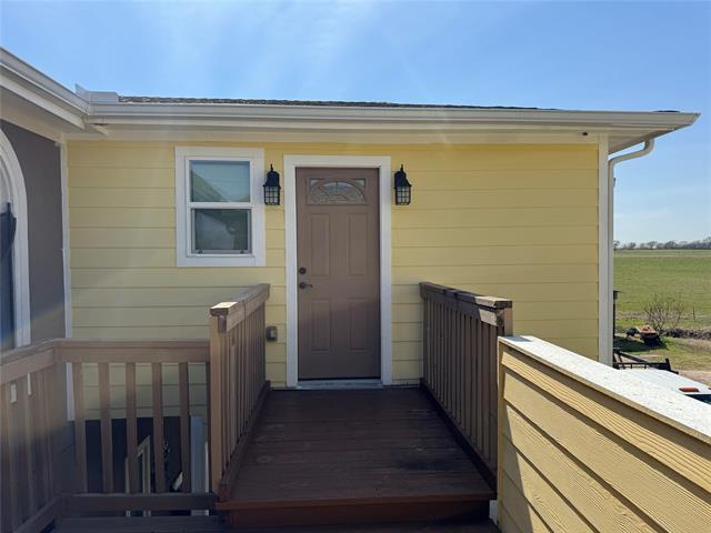 Building Photo - 5016 I-35